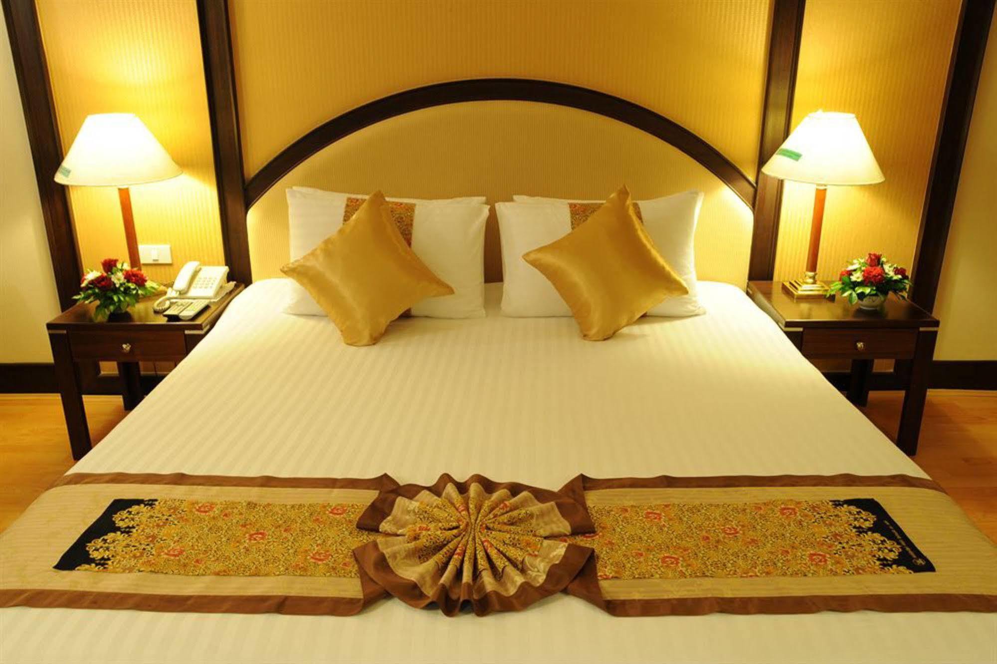 New Season Hotel Hat Yai Dış mekan fotoğraf