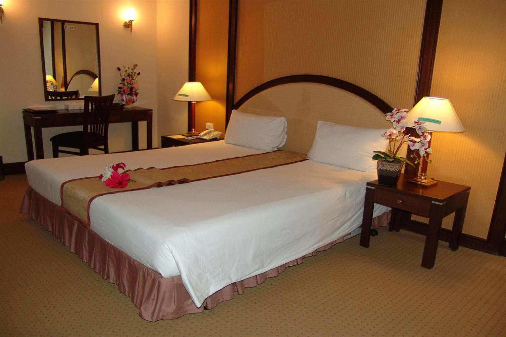New Season Hotel Hat Yai Dış mekan fotoğraf